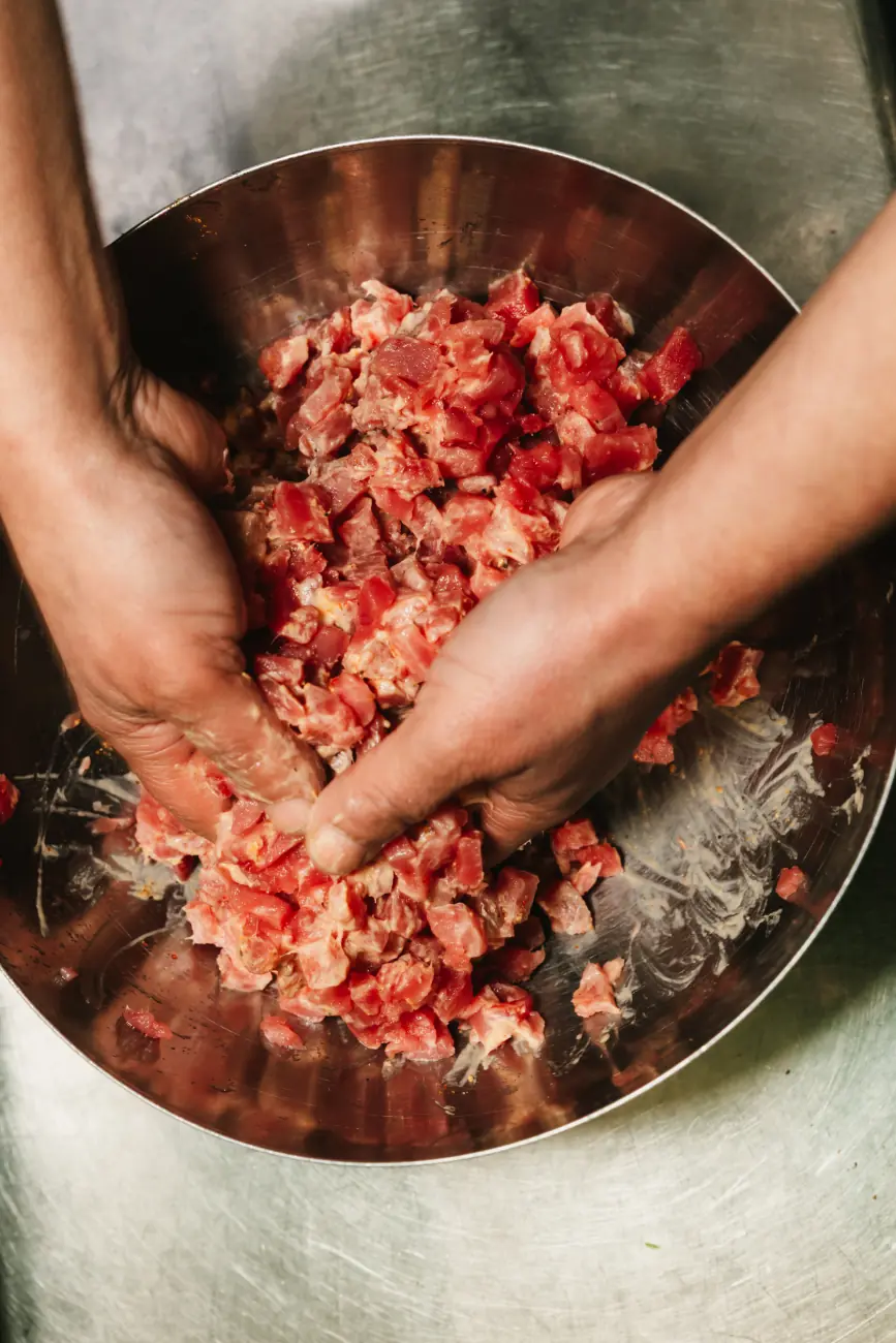 Préparation en cuisine chez Makisu